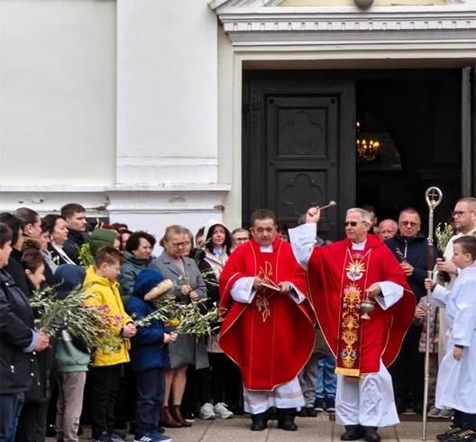 Biskup Gorski predvodio misu u Župi sv. Križ Začretje na Cvjetnicu